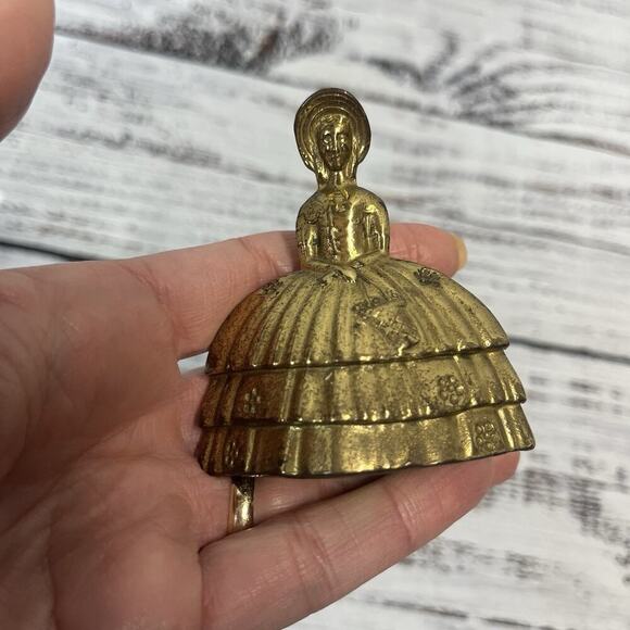 Vintage Southern Belle Victorian Lady Golden Brass Bell Made in England - Picture 4 of 8